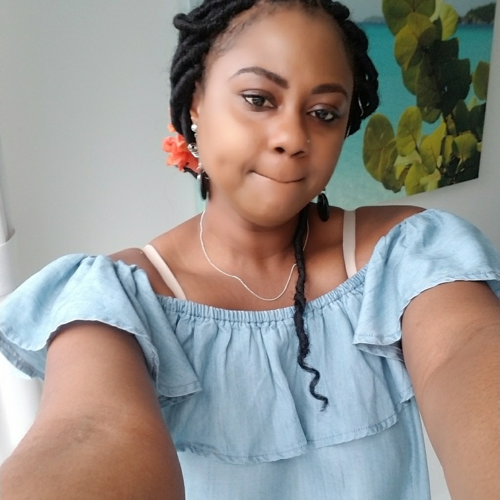 Super cute easy to wear lightweight denim dress